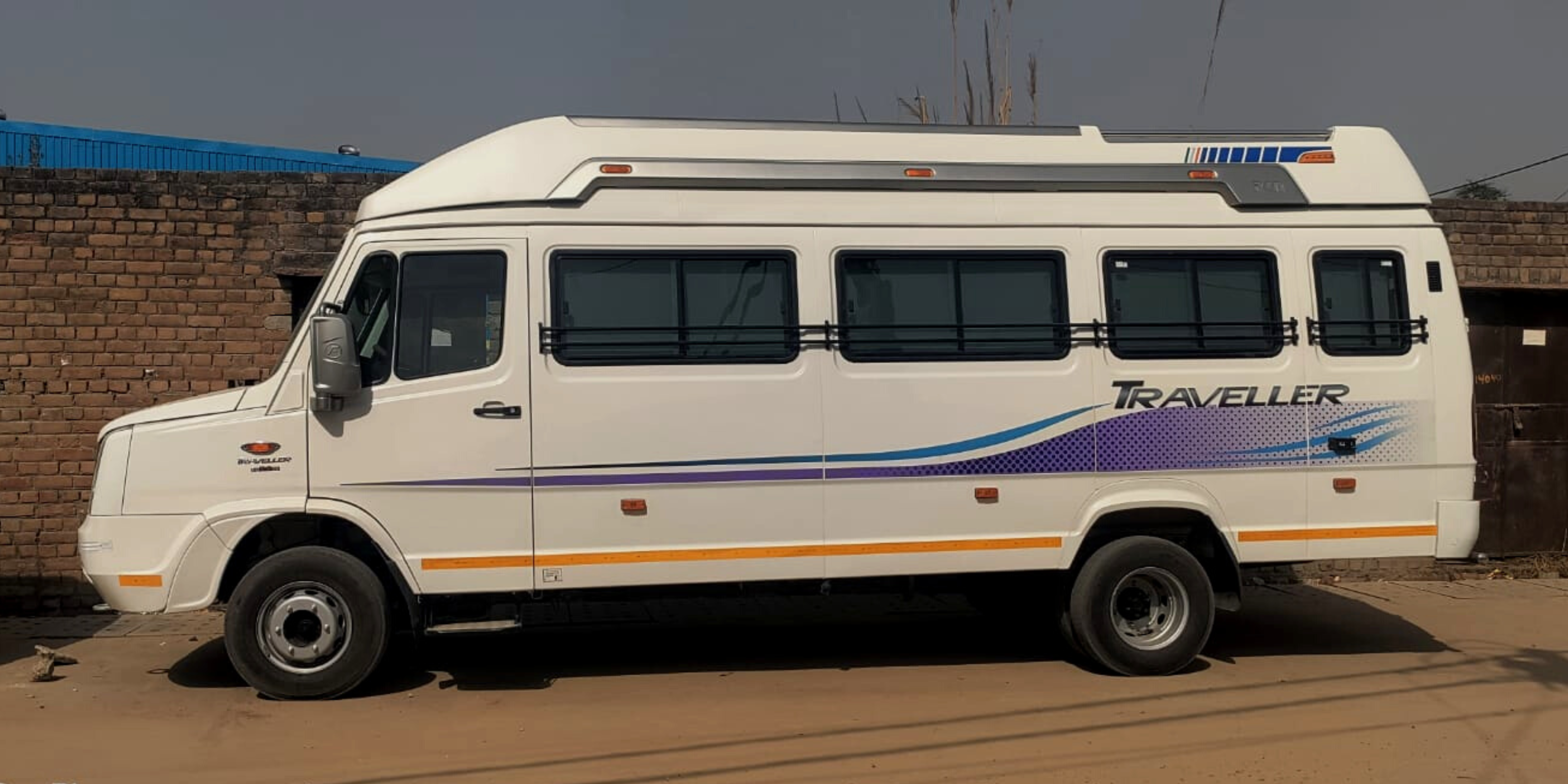 tempo traveller noida