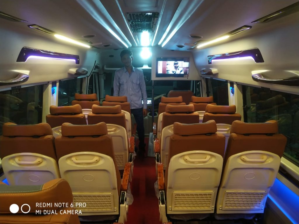 mini traveller bus booking noida