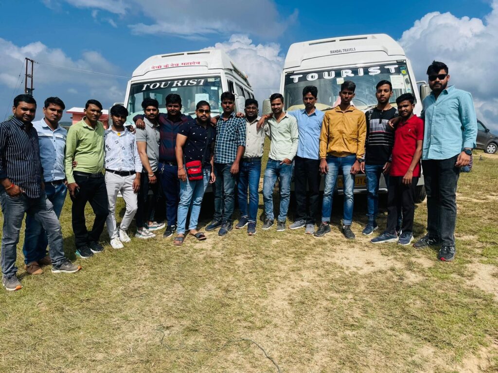 tempo traveller on rent noida (4)