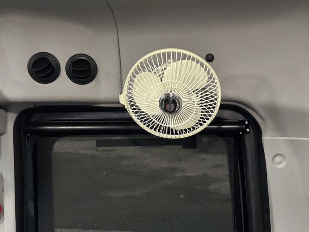 Maharaja tempo traveller Noida