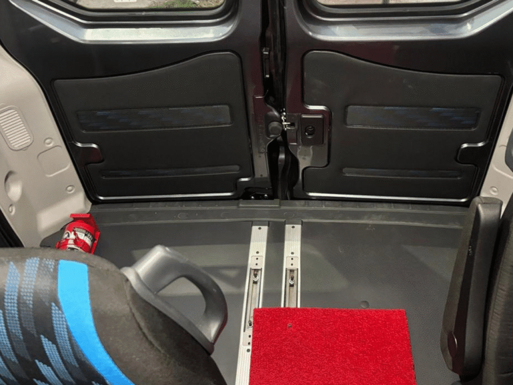 Maharaja tempo traveller Noida