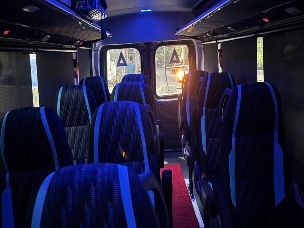 Maharaja tempo traveller Noida