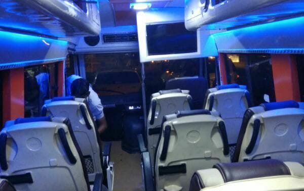 tempo traveller in noida